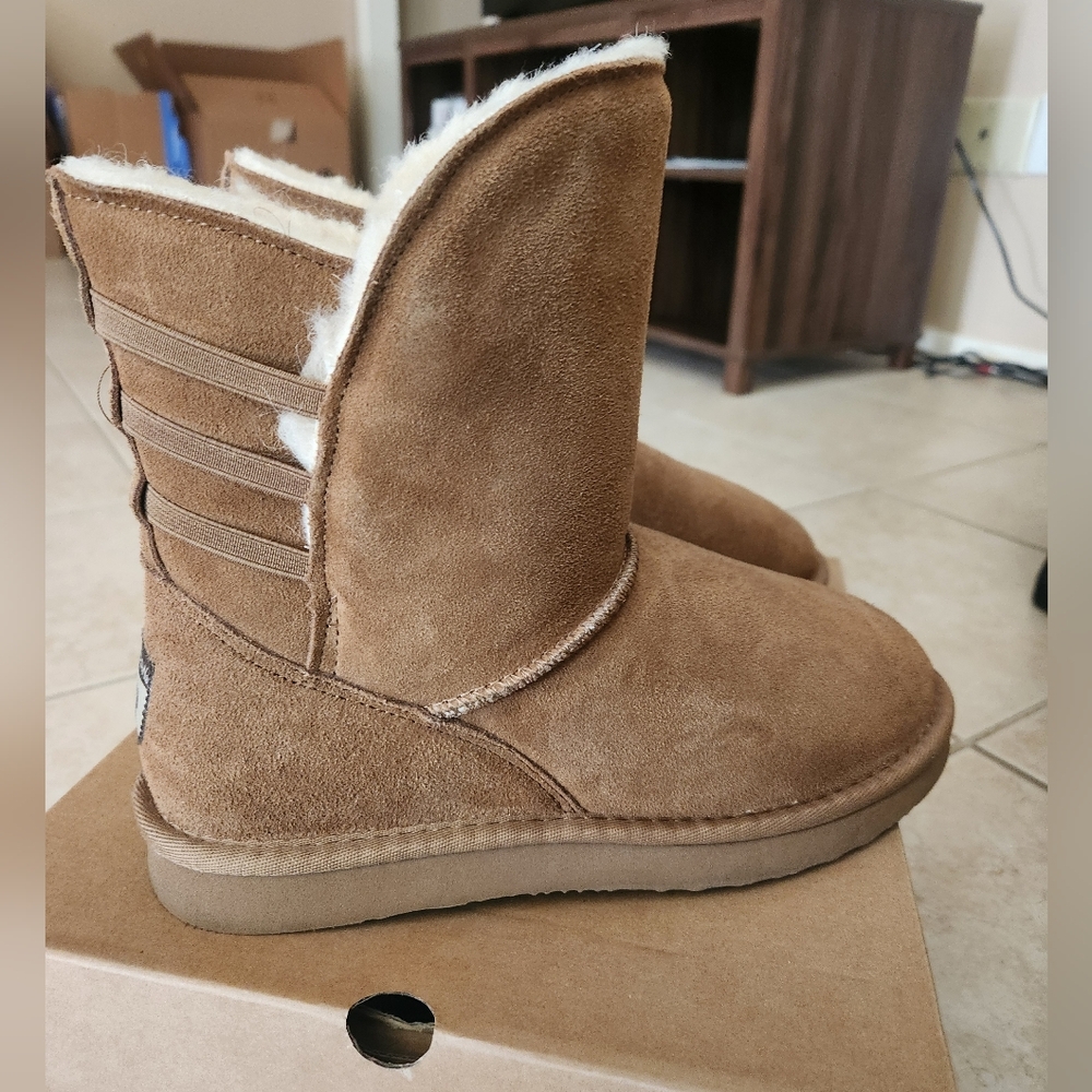 Bearpaw Women's Hickory Boots Sz 8 - Picture 2 of 9